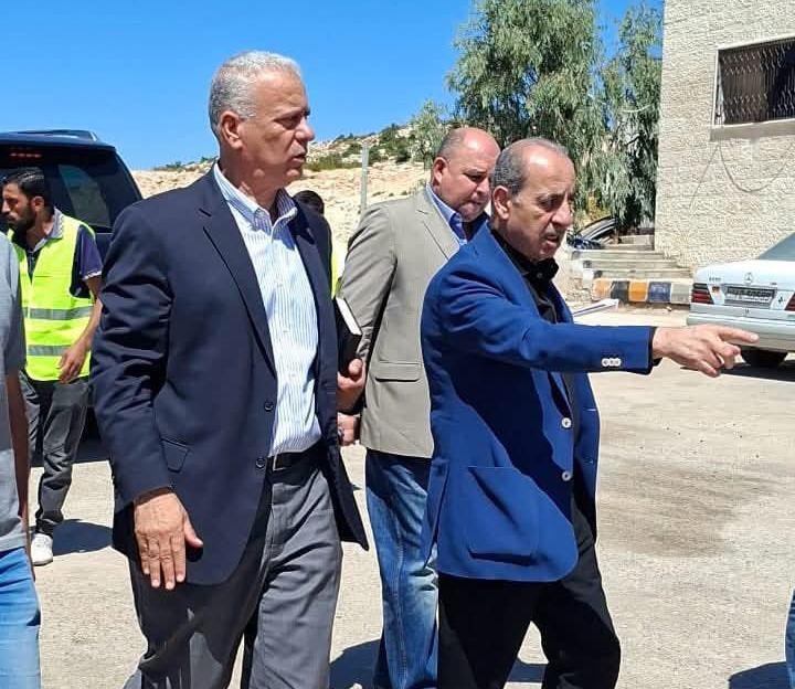 وزير الإدارة المحلية يتفقد بلديات جرش وباب عمان والعيون والشفا