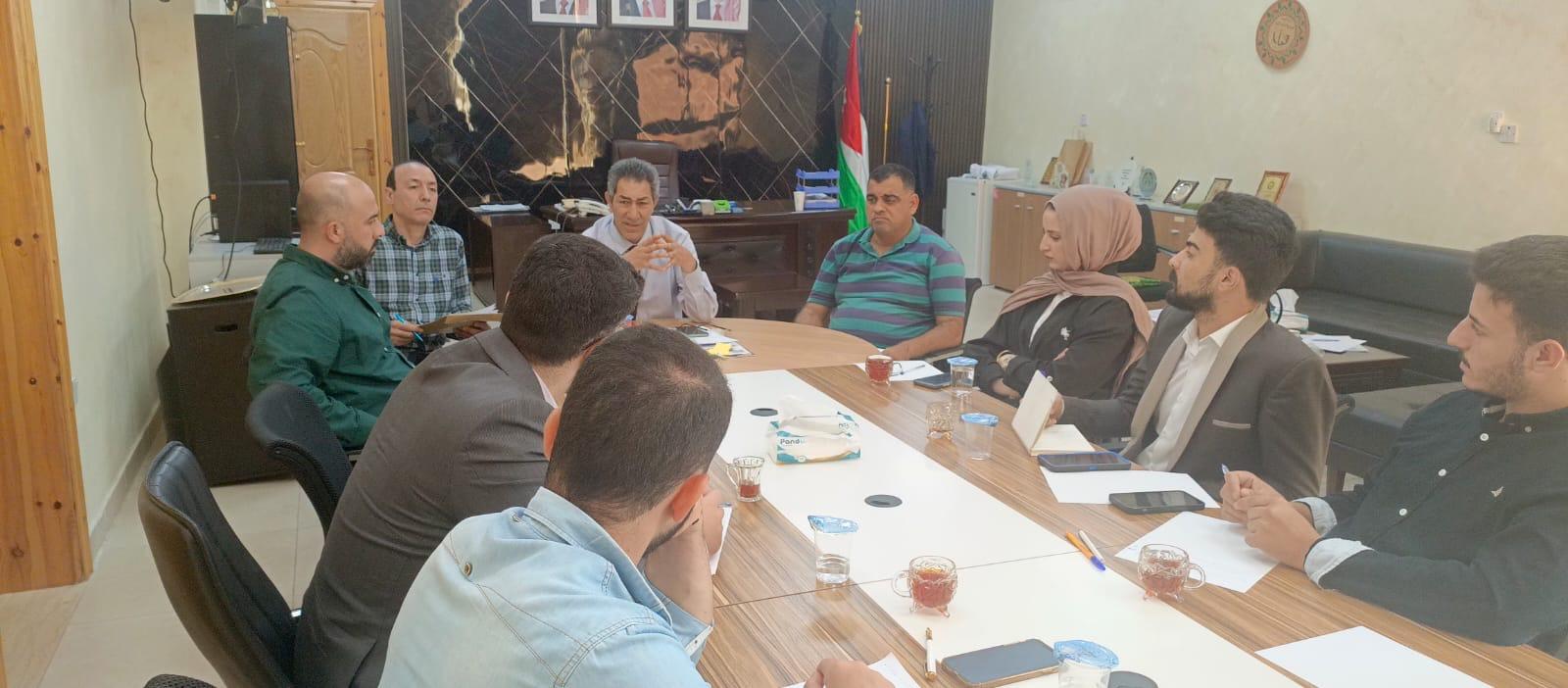 مديرية شباب إربد تعقد اجتماعاً مع الشباب للاستماع إلى تطلعاتهم ومقترحاتهم