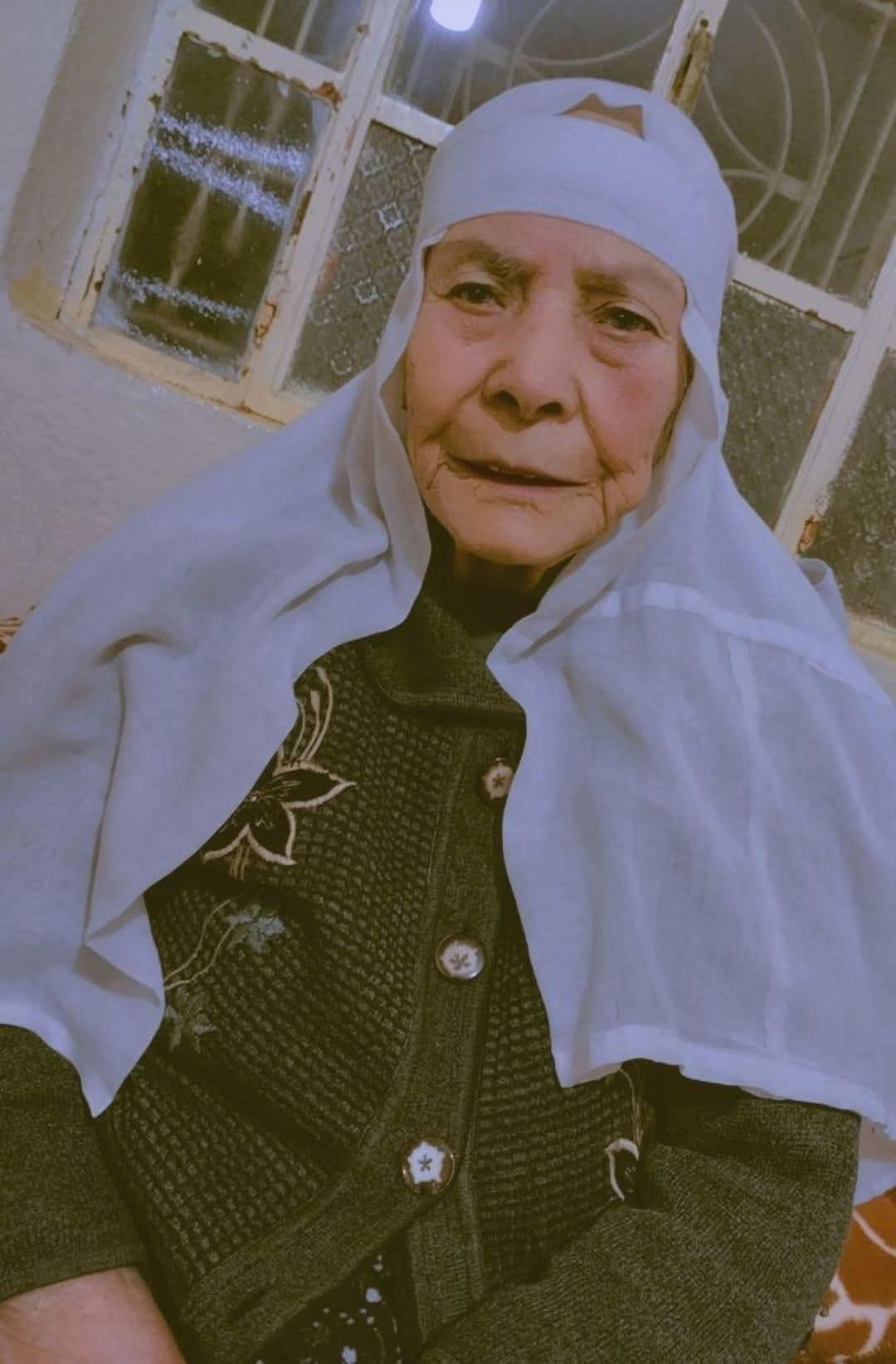 والدة المرحوم الحاج عامر حسن الكومي 