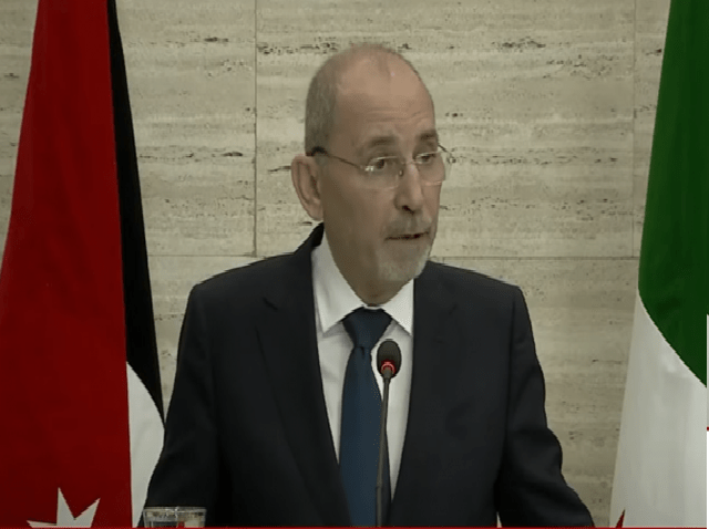 الصفدي: الأردن يقف بالمطلق مع سوريا.. ولا يقبل أي تدخل في شأنهم الداخلي