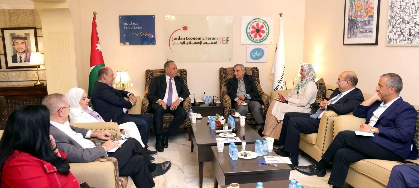 البيئة تعلن عن مبادرة وطنية لتوزيع أكياس قماشية مدعومة بدلًا من البلاستيكية