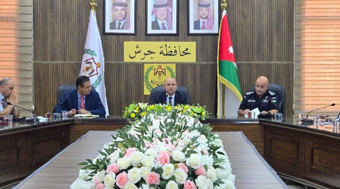 محافظ جرش يؤكد أهمية وضع خطط فاعله استعدادا للشتاء 