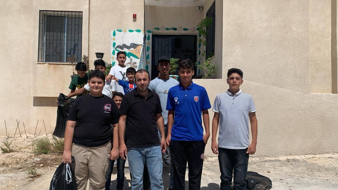 مركز شباب وشابات الهاشمية النموذجي ينظم حملة بيئية تطوعية