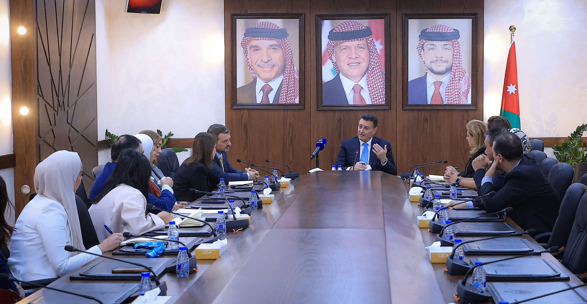#الصفدي وممثل #الأمم_المتحدة لشؤون المرأة يتفقان على مشروع تعاون مع مركز الرأي للدراسات