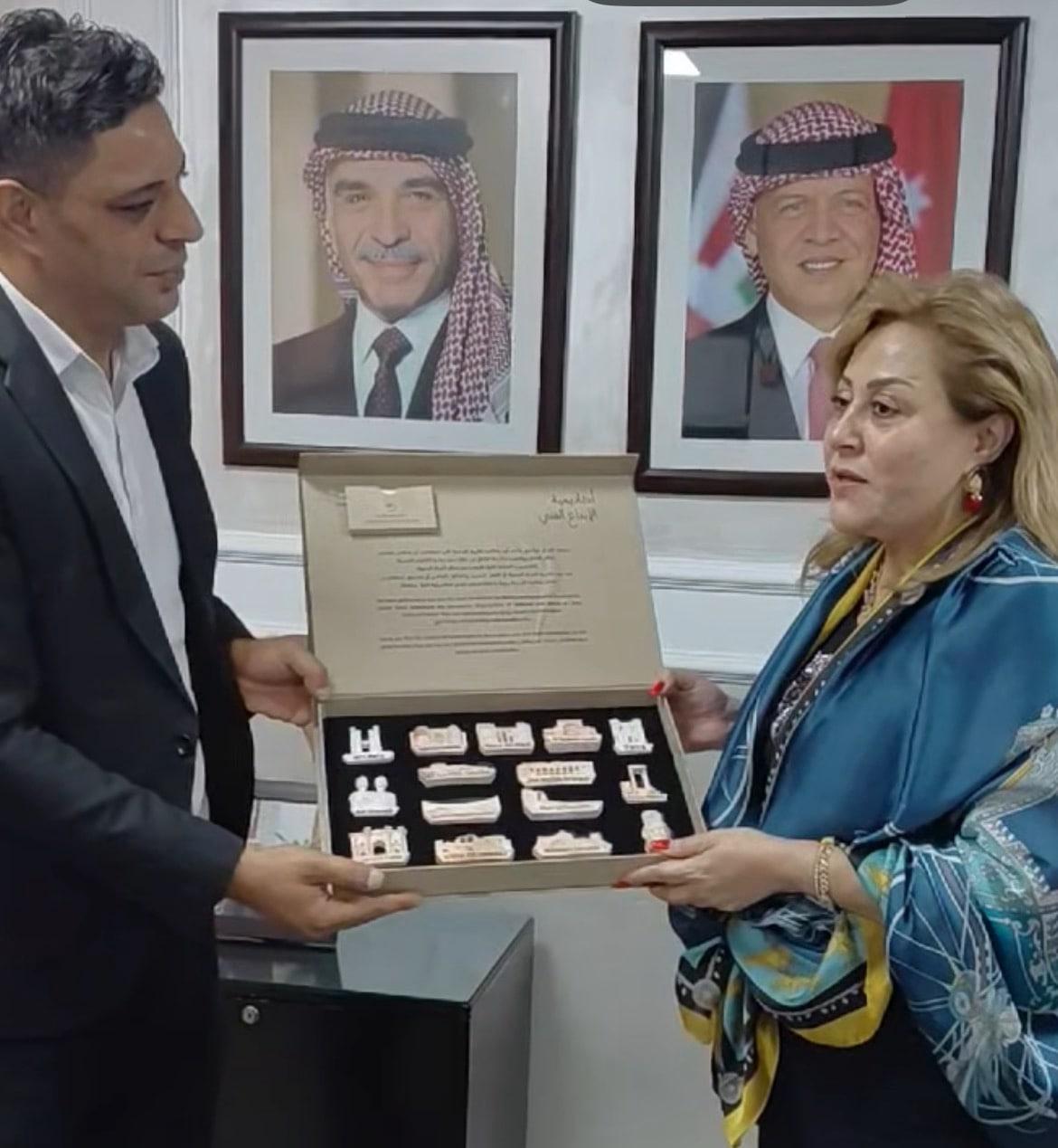 مركز زها الثقافي يكرم النائب هدى نفاع