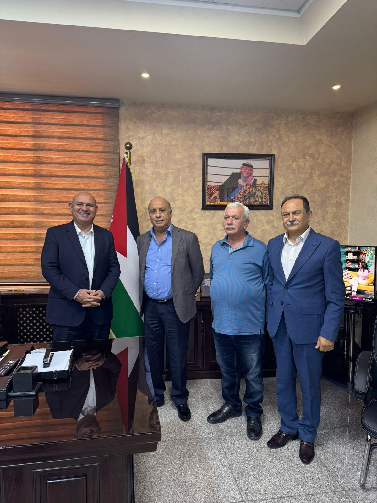  محافظ جرش و نقيب اصحاب المعاصر يبحثان الجاهزية لموسم الزيتون