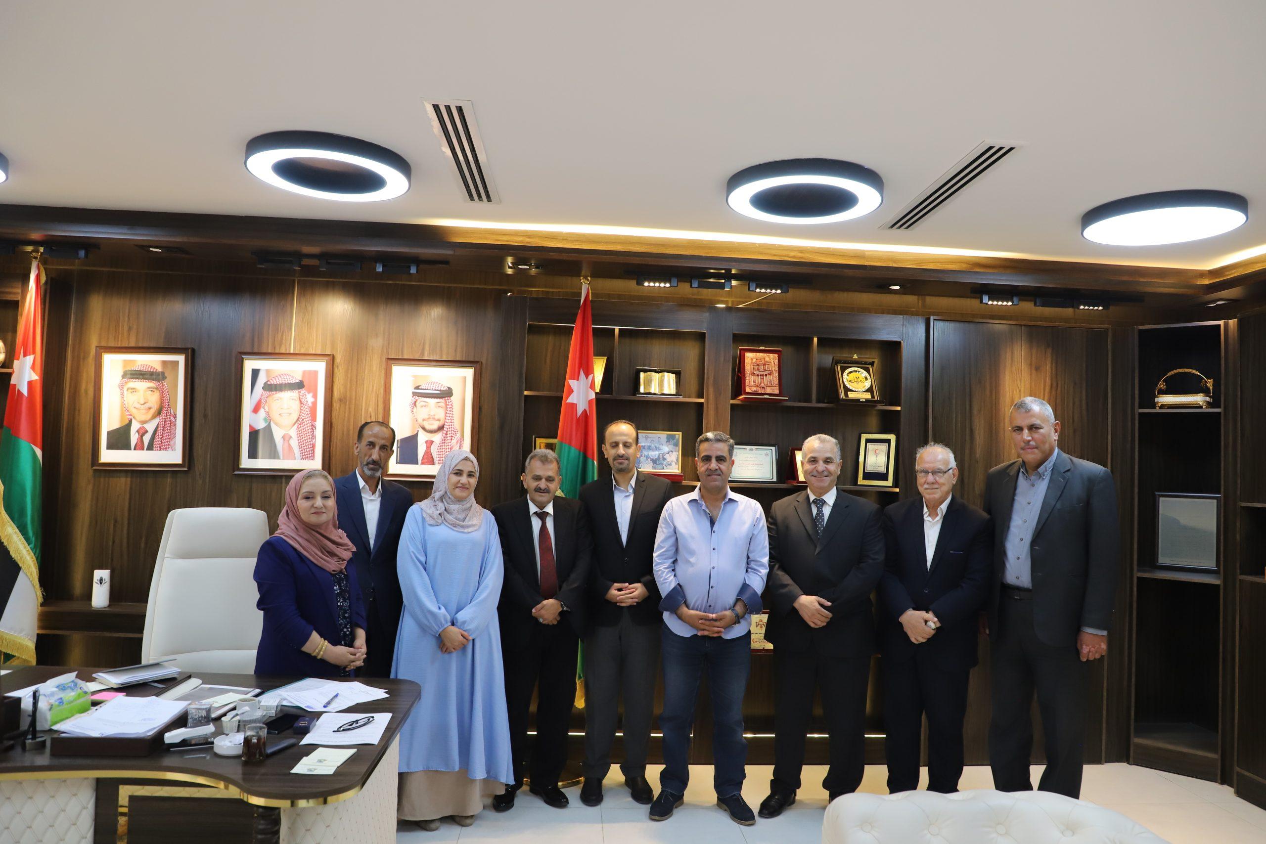 بلدية المفرق ونقابة الصحفيين تبحثان أوجه التعاون...صور