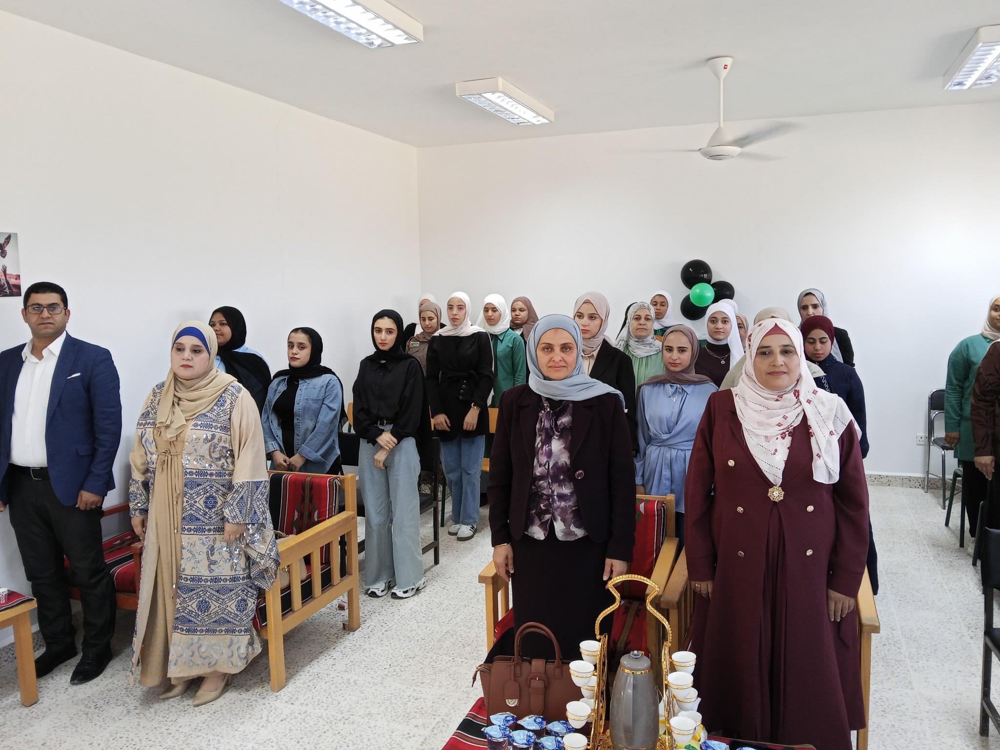 تكريم الطالبات الناجحات في امتحان الثانوية العامة بمدرسة الزمالية الثانوية للبنات