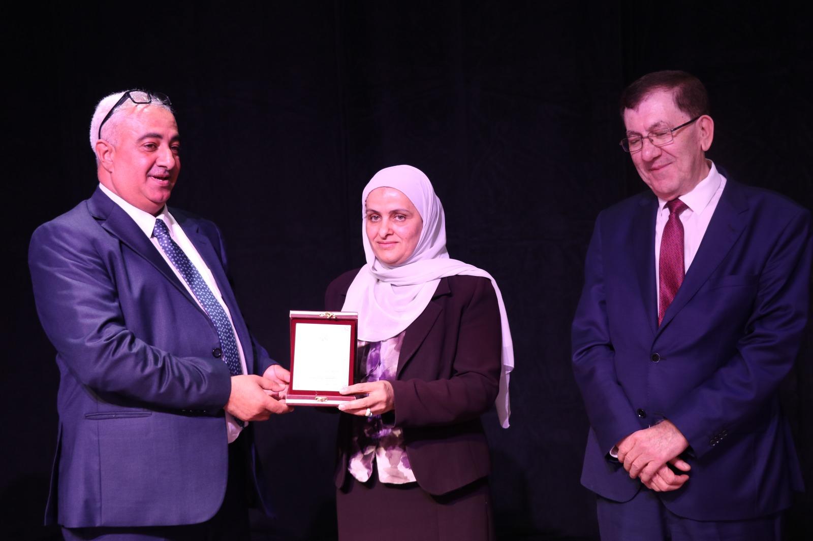 مجلس التطوير التربوي في عجلون يكرم مديرة تربية الأغوار الشمالية