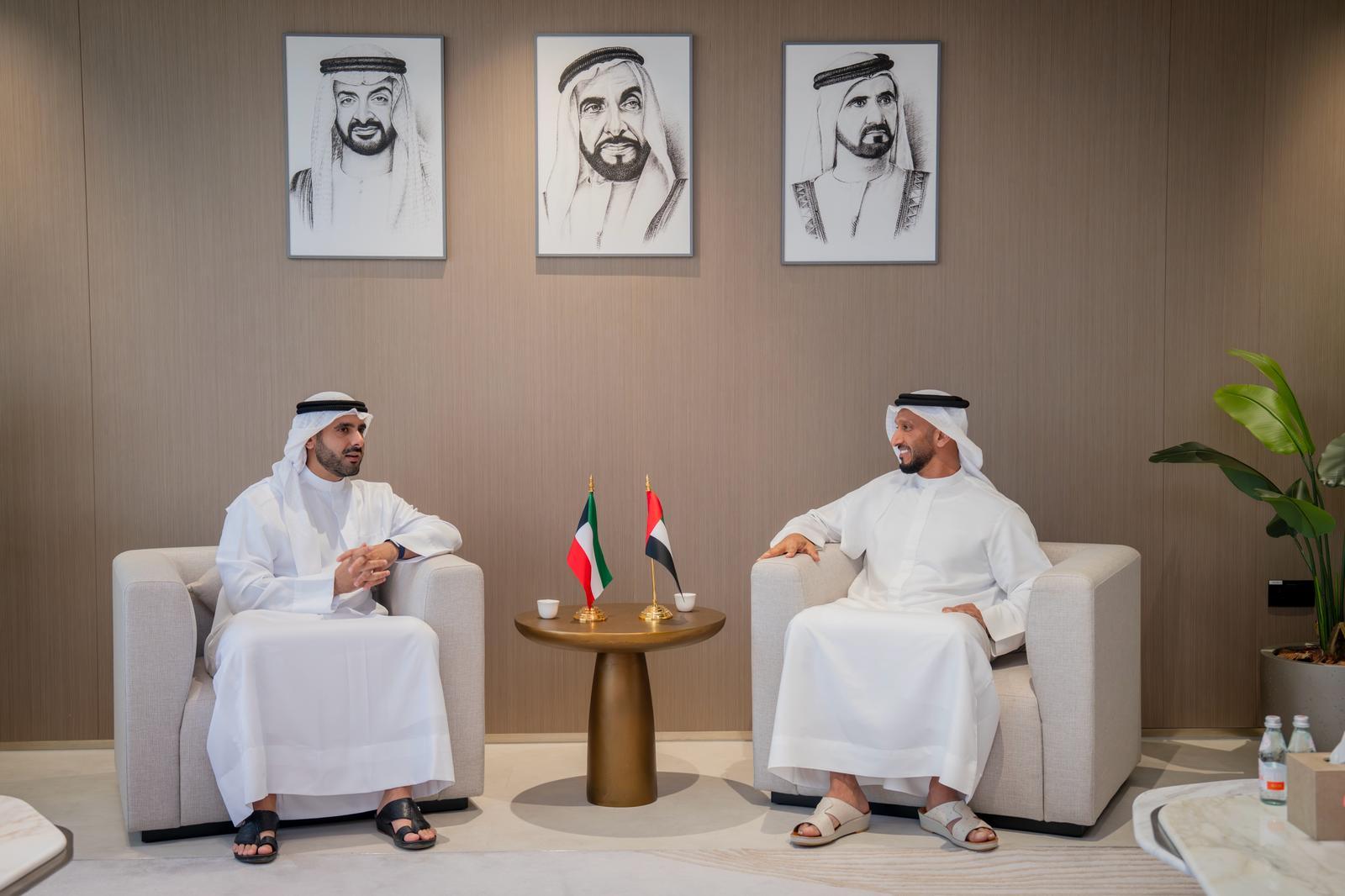 الشيخ عبدالله بن محمد آل حامد يستقبل الشيخ مبارك فهد الجابر الصباح