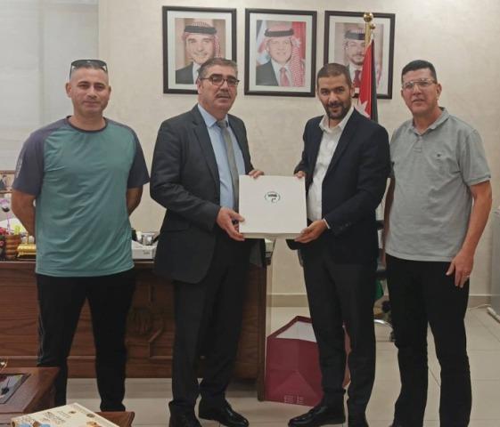 نادي عجلون يكرم مدير الثقافة