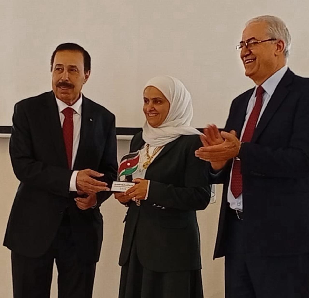 تكريم الدكتورة بسمة فريحات وعدد من القيادات التربوية ضمن احتفالية منتدى الأردن لحوار السياسات بيوم المعلم
