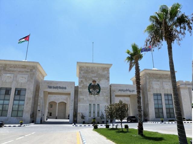 مديرية الأمن العام تفتح باب التجنيد للذكور والإناث في عدة تخصصات