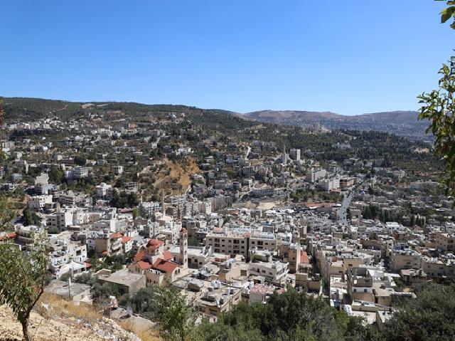 سيدات في عجلون يؤكدن أهمية التكنولوجيا في تمكين المرأة