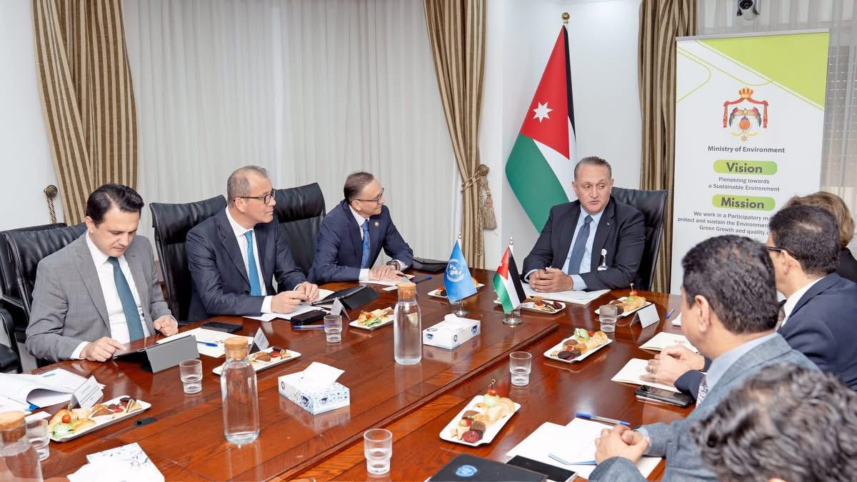وزير البيئة يؤكد أهمية الشراكة مع برنامج الأمم المتحدة الإنمائي في دعم الجهود الوطنية لحماية البيئة ومواجهة التغير المناخي