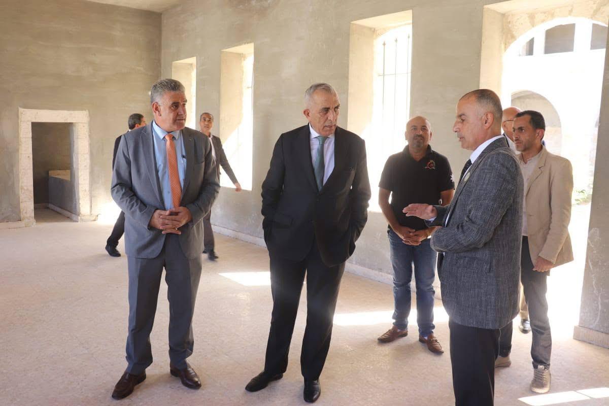 وزير الثقافة يتفقد عدداً من المشاريع الثقافية في جرش