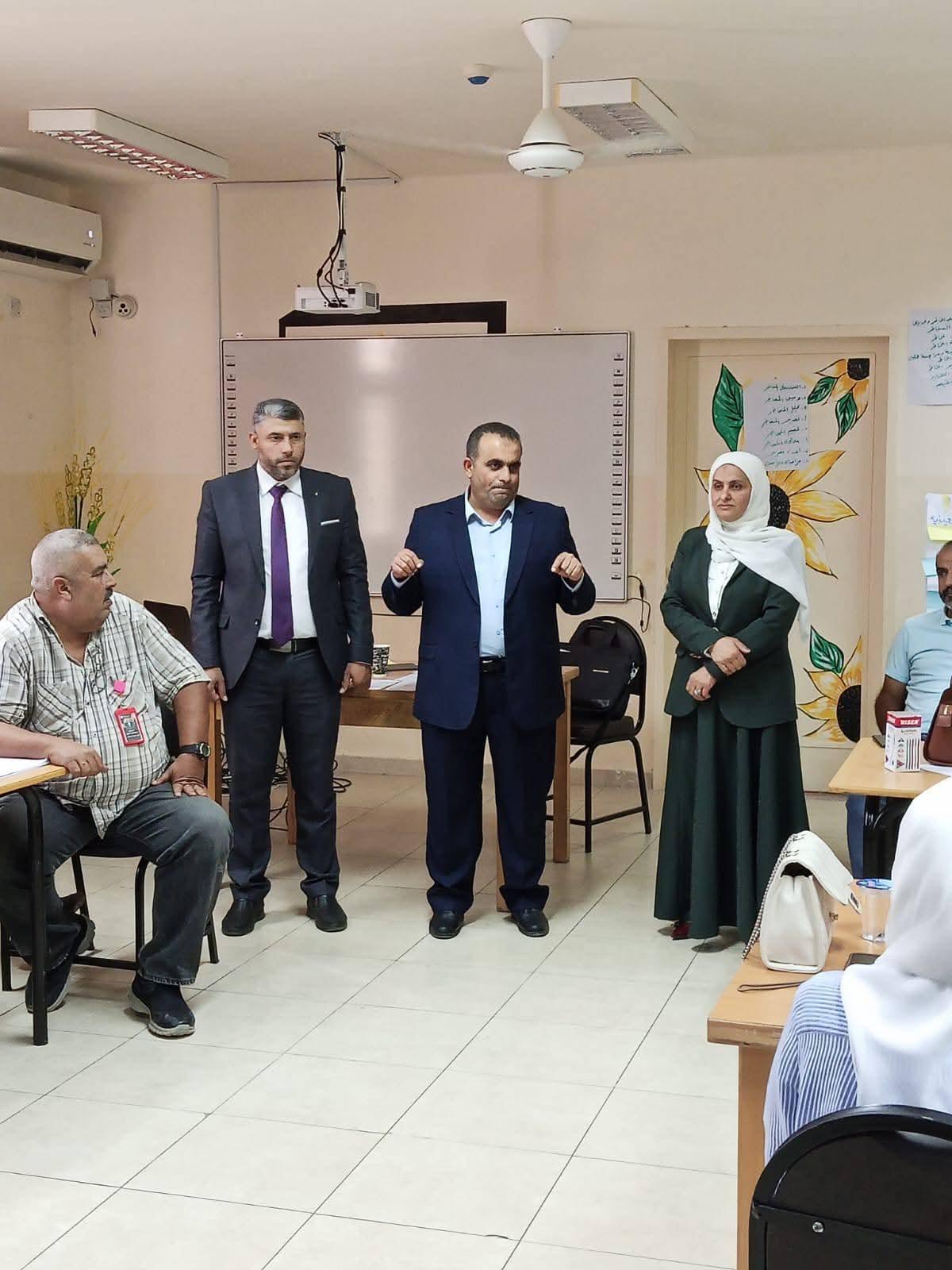 فريحات تتابع فعاليات برنامج التنمية المهنية للإداريين في الأغوار الشمالية