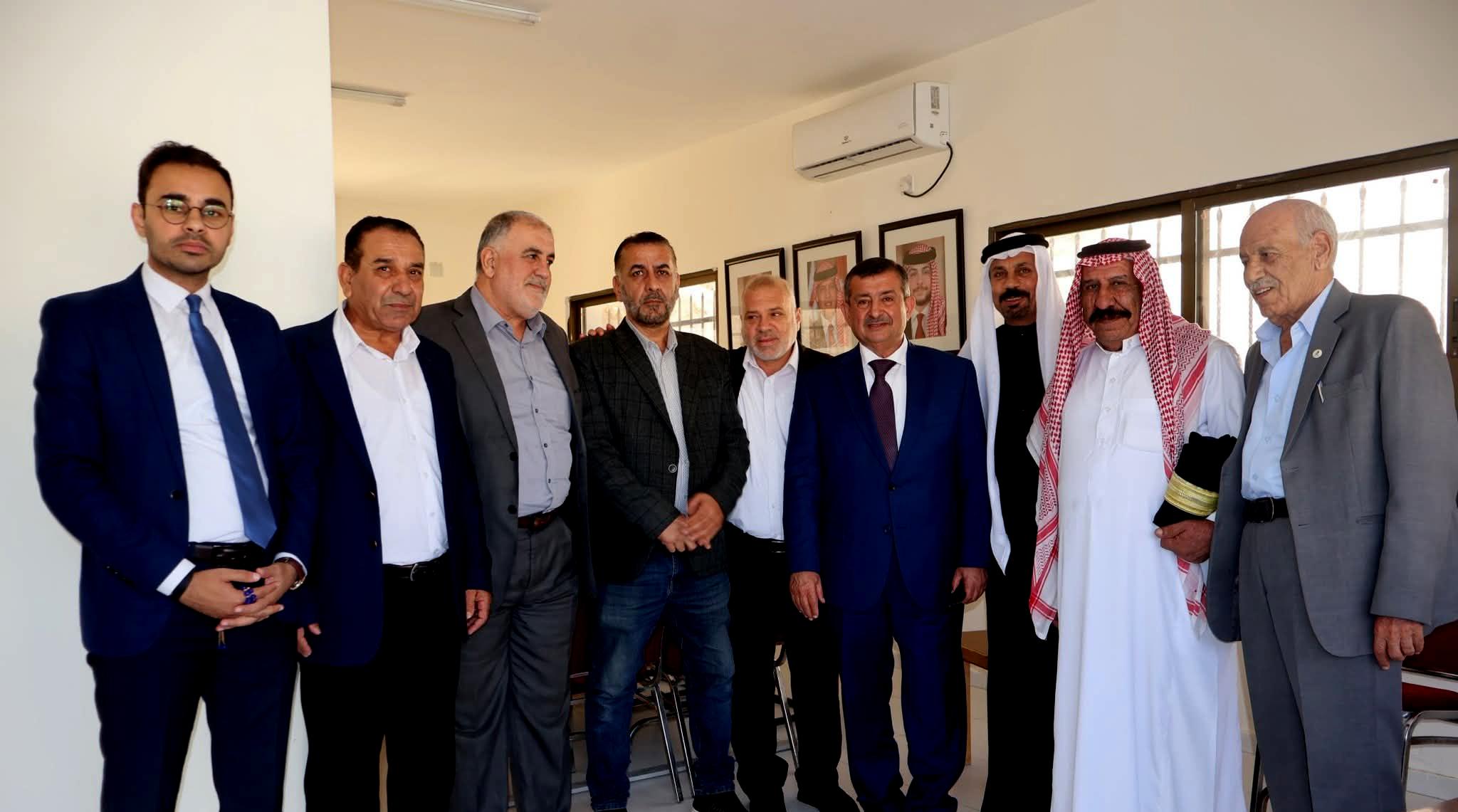 رئيس لجنة بلدية الزرقاء يزور فرع نقابة الصحفيين في المحافظة