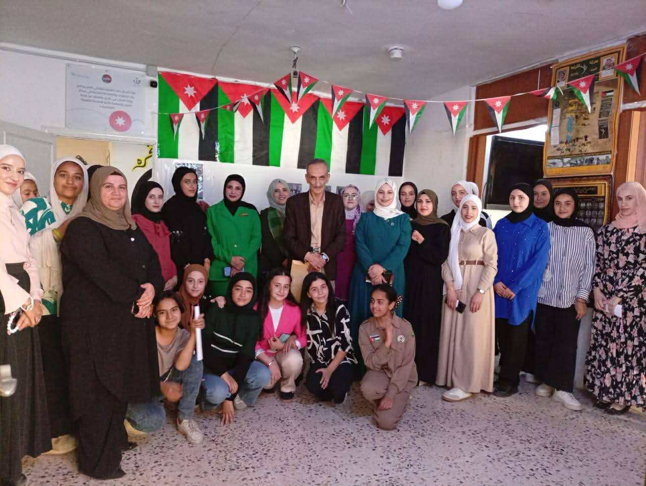 ورشة عمل حول التربية الإعلامية والمعلوماتية في مركز شابات صخرة