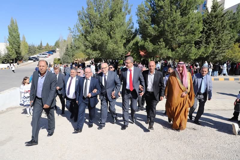 جامعة عجلون الوطنية تحتفل بطلبتها الجدد..الصور