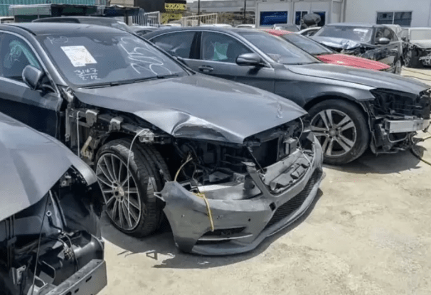 مذكرة نيابية تحذر الحكومة من انهيار قطاع المركبات بسبب قرار