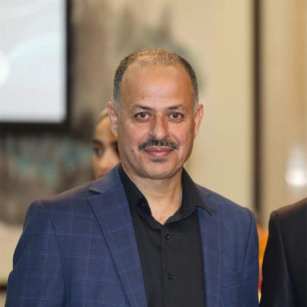 قطيفان يكتب: الترند أثقل من الوجع.. عندما تتحول المعاناة إلى عرض على مسرح السوشيال ميديا