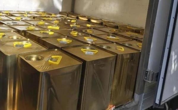 مداهمة معصرة في إربد وضبط 100 تنكة زيت زيتون مغشوش