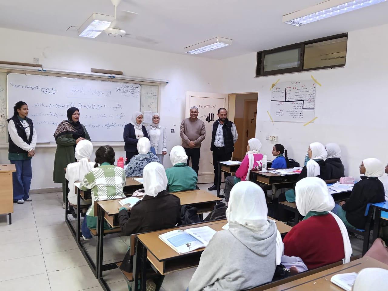 فريحات تتابع سير العملية التعليمية في مدرسة حي الأمير حسن الثانوية للبنات