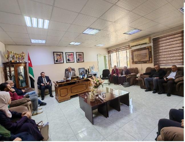 أبو الفول يعقد اجتماعًا لمديري ومديرات مدارس 