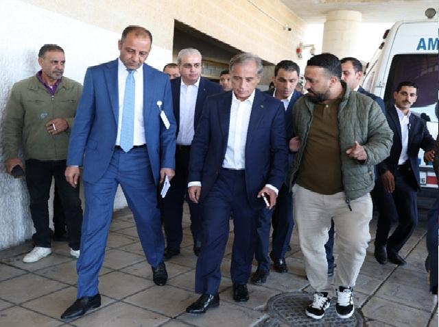 حسّان يوجّه بتسريع أعمال الصيانة لمستشفى الزرقاء الحكومي