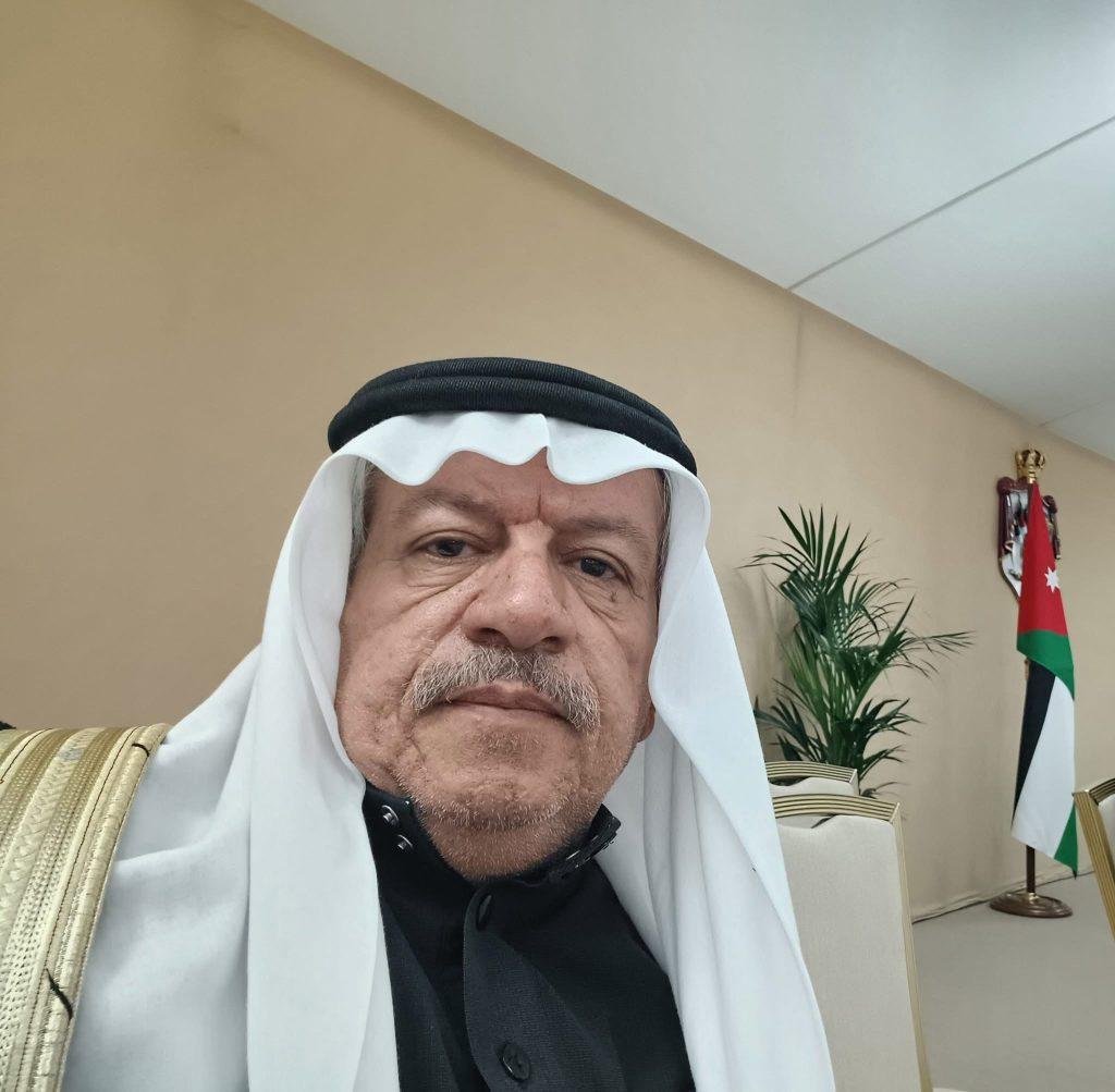 أبو عزت المصري شخصية مرموقة رجل حاضر في مواقف عشيرته