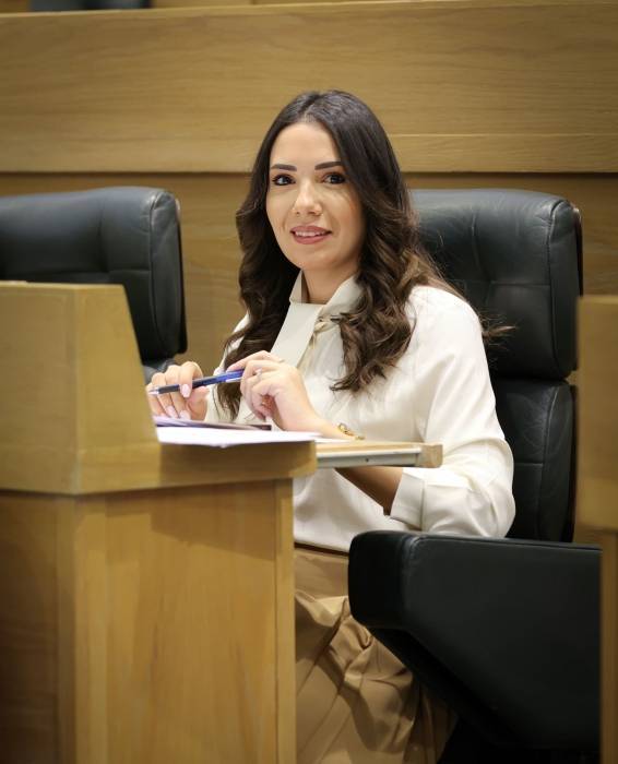 استقالة النائب رند الخزوز من لجنة الشباب .. احتجاجا