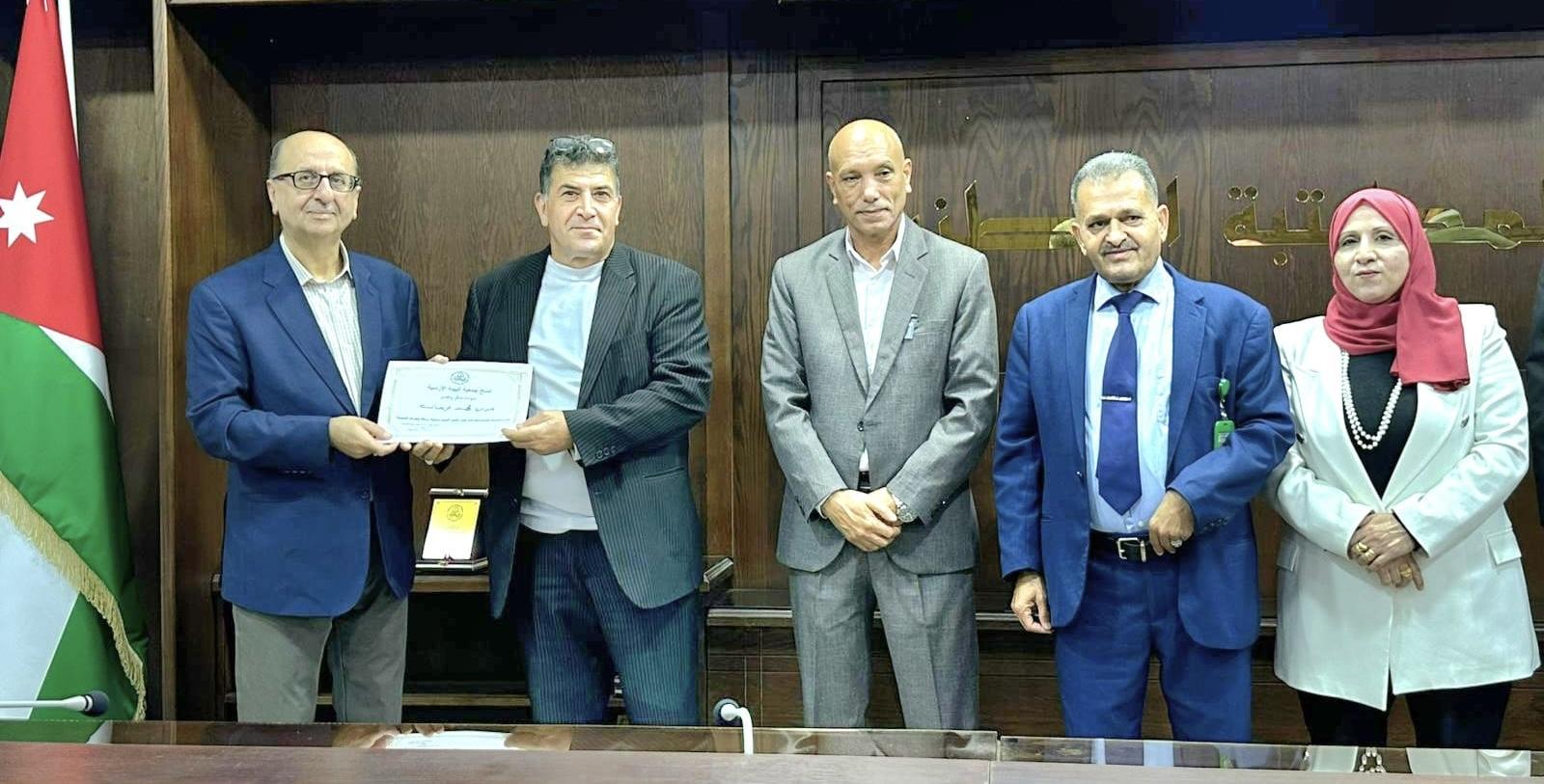 عربي فريحات .. مبارك التكريم