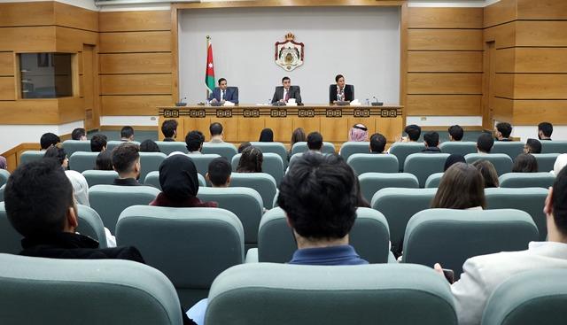 رؤساء لجنتين نيابيتين يلتقون طلبة الجامعة الأمريكية لتعزيز مشاركة الشباب في الحياة السياسية