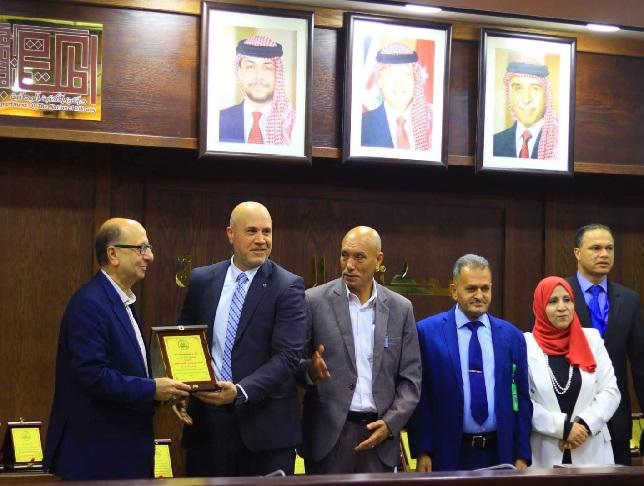 جمعية البيئة تكرم 