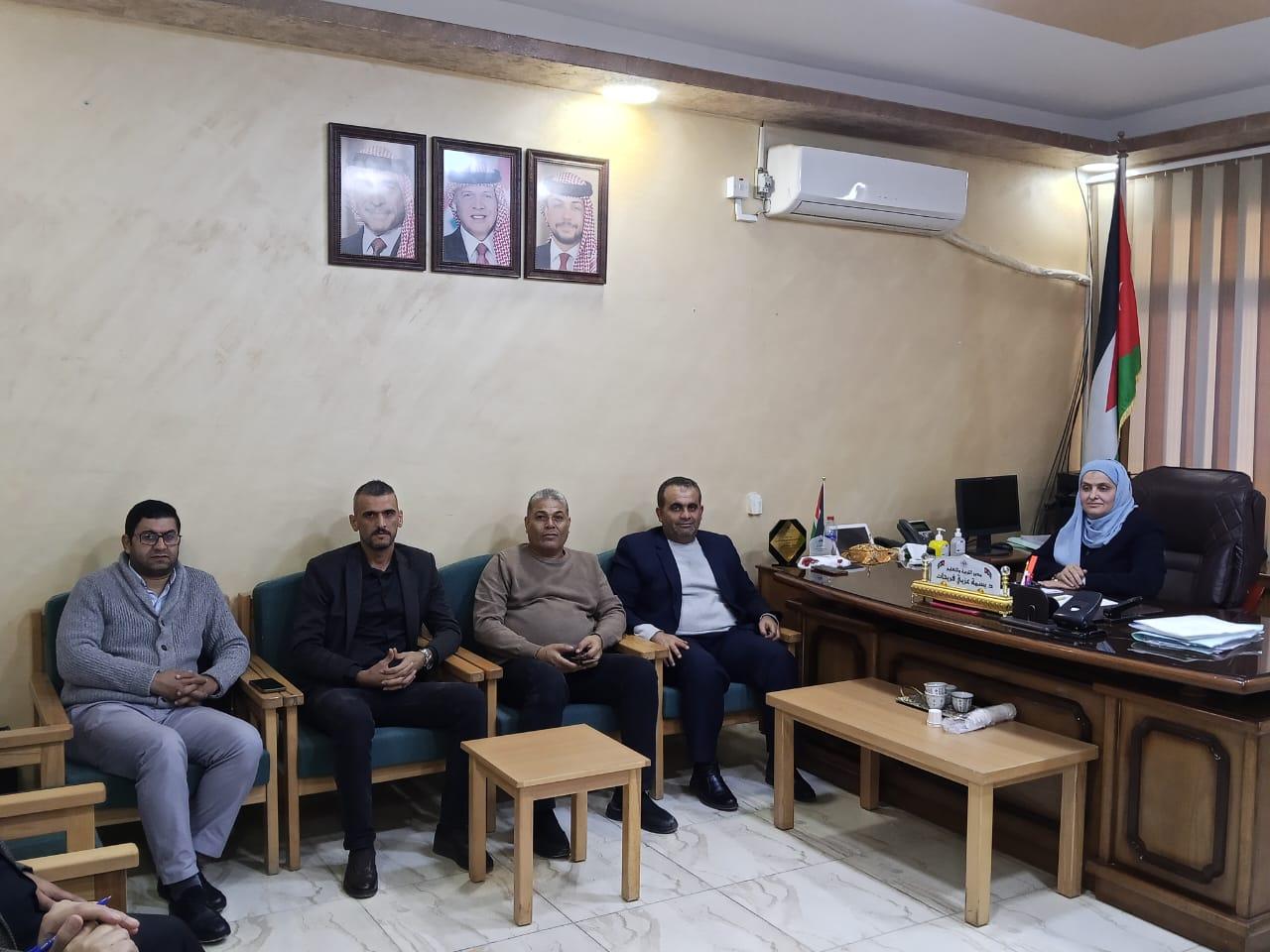 فريحات تترأس اجتماع لجنة التربية في تربية الأغوار الشمالية