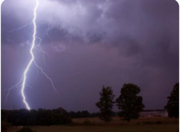 الارصاد تحذر: عواصف رعدية ونشاط في البرق