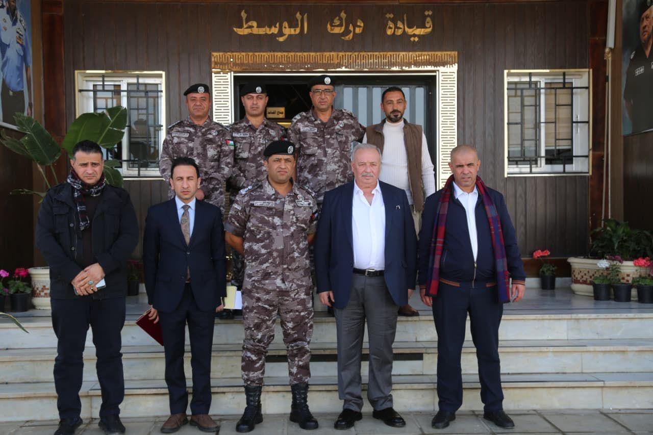 قيادة درك الوسط تكرّم رئيس لجنة بلدية مادبا الكبرى المهندس هيثم جوينات