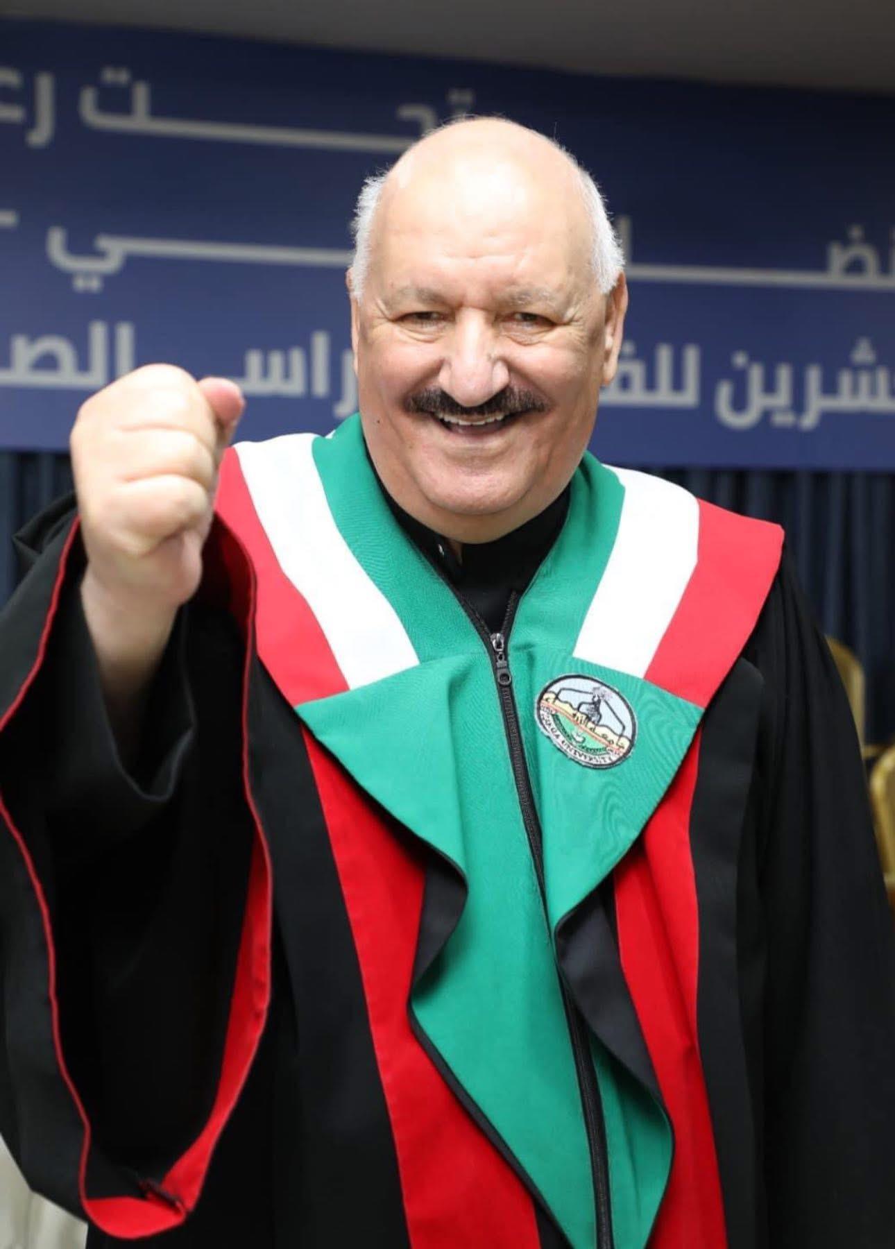 الدكتور محمود أبو شعيرة رئيس مجلس إدارة جامعة الزرقاء يوعز بمنحة ماجستير للطالبة المتألقة هونيا آدم.