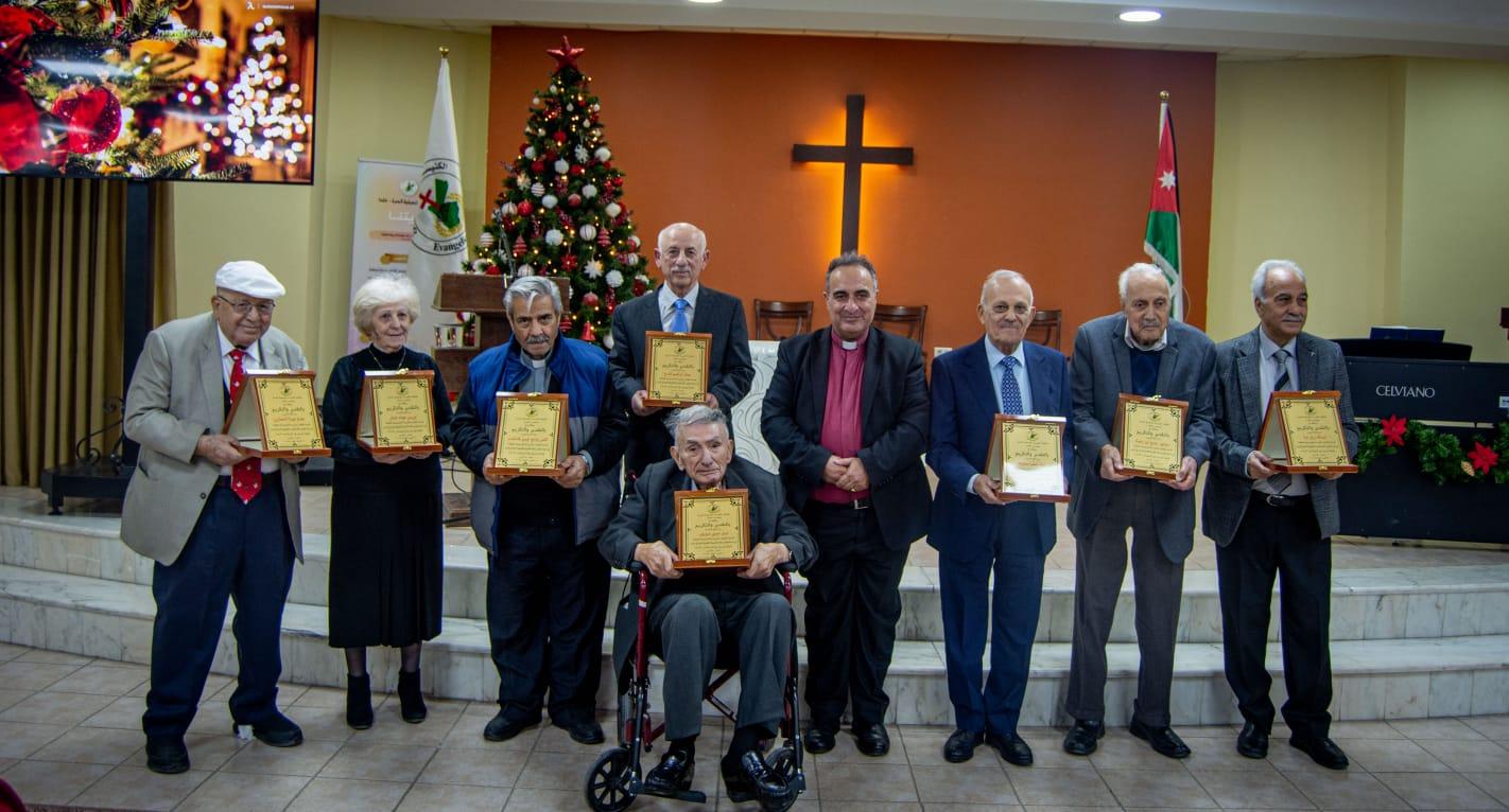 الكنيسة الإنجيلية الحرة تنظّم احتفالًا لتكريم نخبة من خدامها الأقدمين