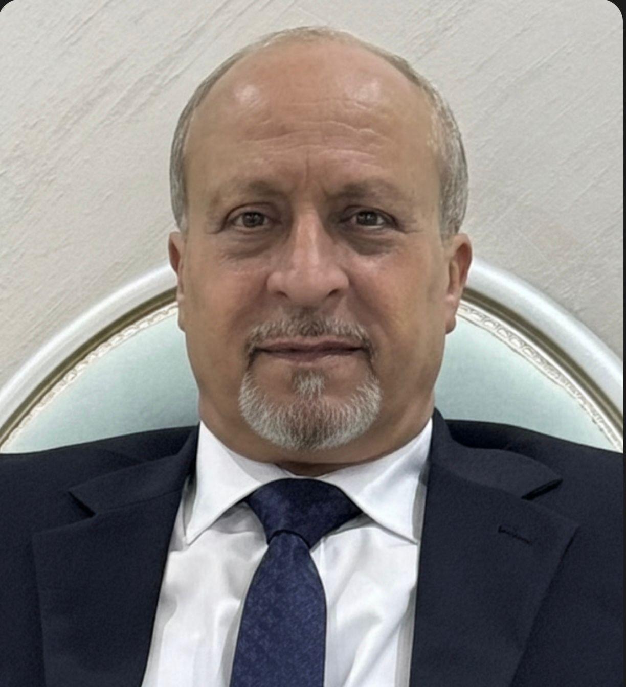 من الحتمية التأويلية إلى الحتمية الخوارزمية: رحلة المعنى في الفضاء الرقمي