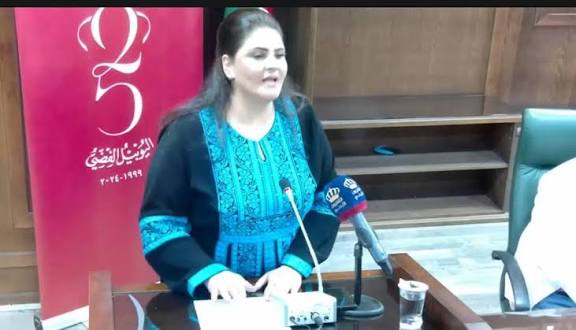 الزميله الور عضوا بالهيئه الادارية لفرع جمعية البيئة في العقبة