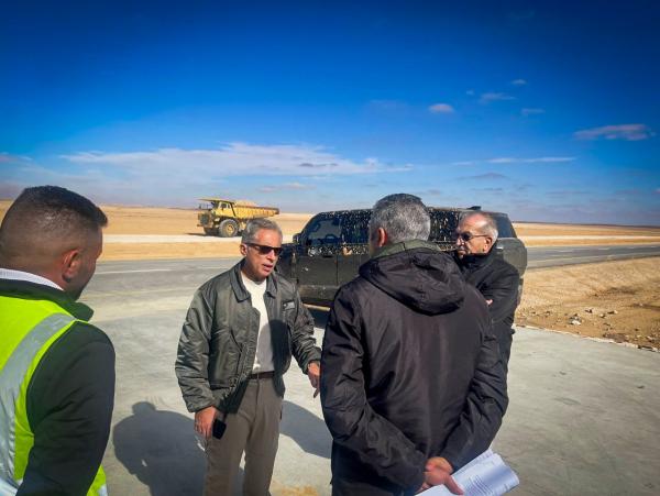 حسان وابوالسمن يتفقدان بدء أعمال البنية التحتية في عمرة