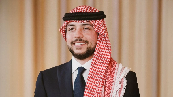 ولي العهد: من الأردن أرض السلام والتاريخ نتمنى لكم أعيادًا مليئة بالمحبة والطمأنينة