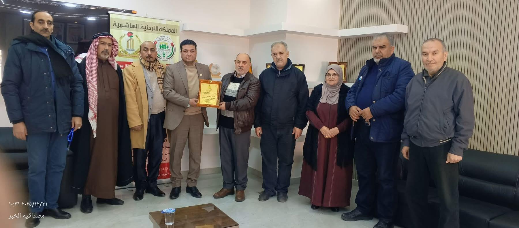 اتحاد الجمعيات الخيرية يكرّم فراس عتمه أبو راشد .