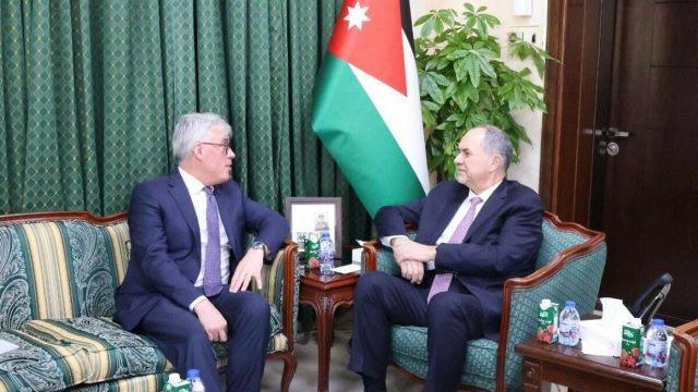 وزير العدل يبحث والسفير الكندي سبل تعزيز التعاون المشترك