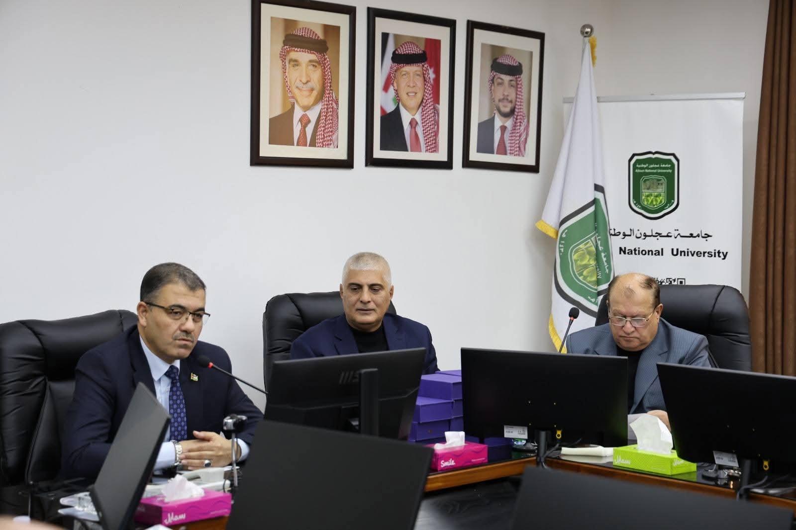 رئيس جامعة عجلون الوطنية يكرّم طلبة كلية الحقوق المشاركين في مسابقات ومحافل علمية وطنية ودولية