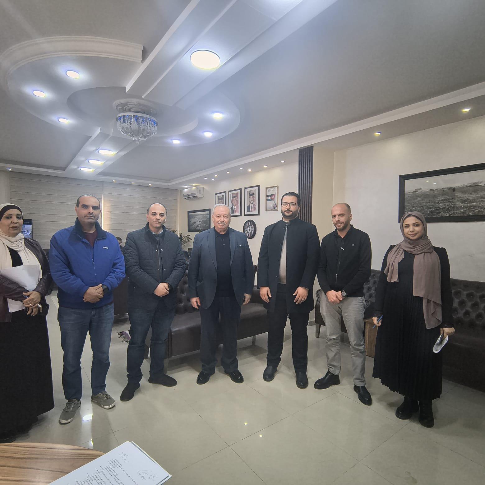 جوينات يلتقي وفد وزارة البيئة لبحث تقدم العمل في متنزه جبل نيبو البيئي والحصاد المائي..