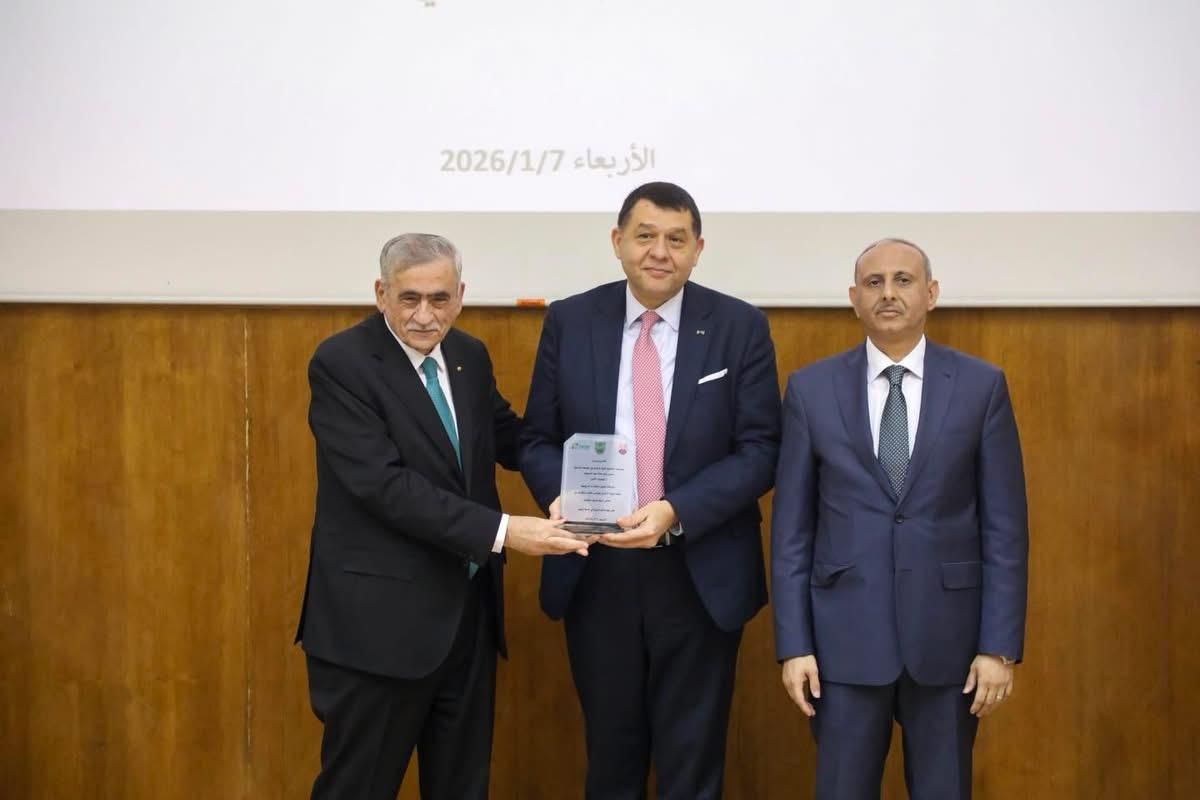 تكريم مستحق لمعالي نايف استيتية