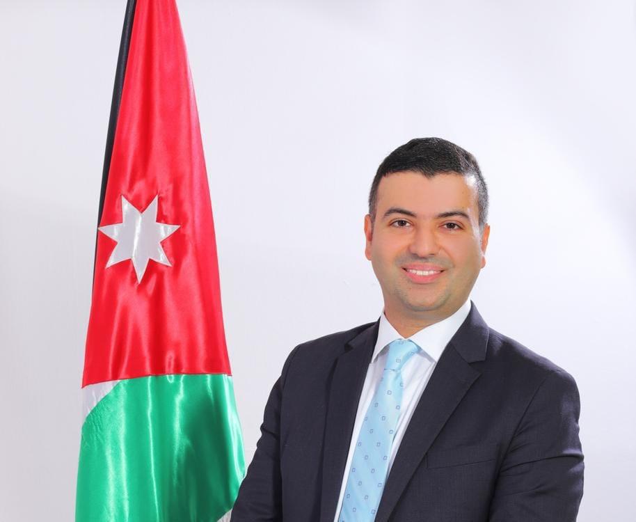 ترقية الأستاذ الدكتور حسام جهاد الخصاونة في جامعة الحسين التقنية